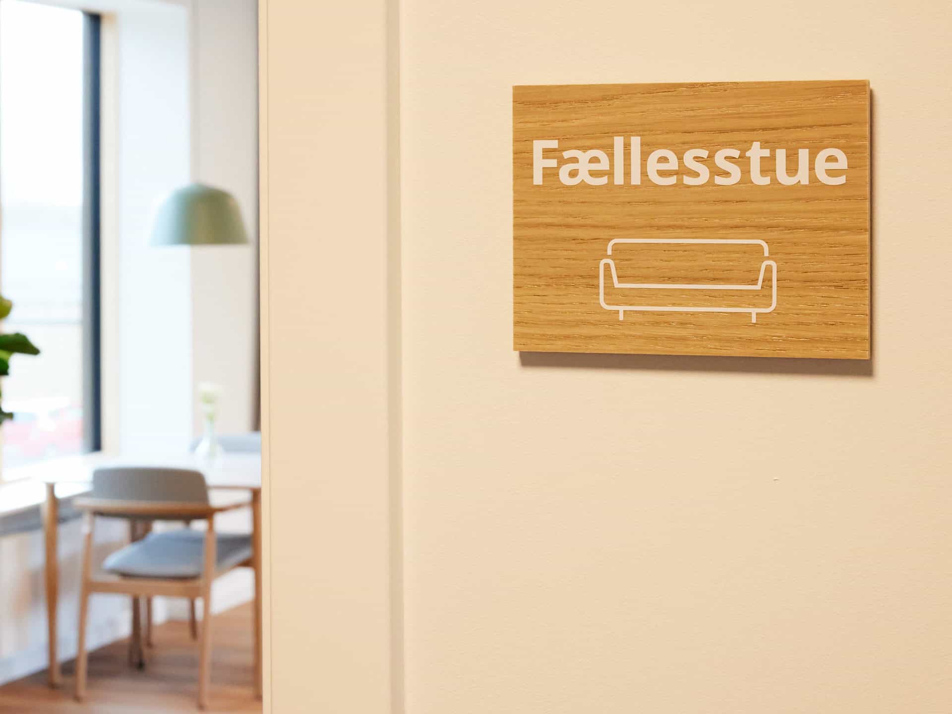 Skilt fællesstue